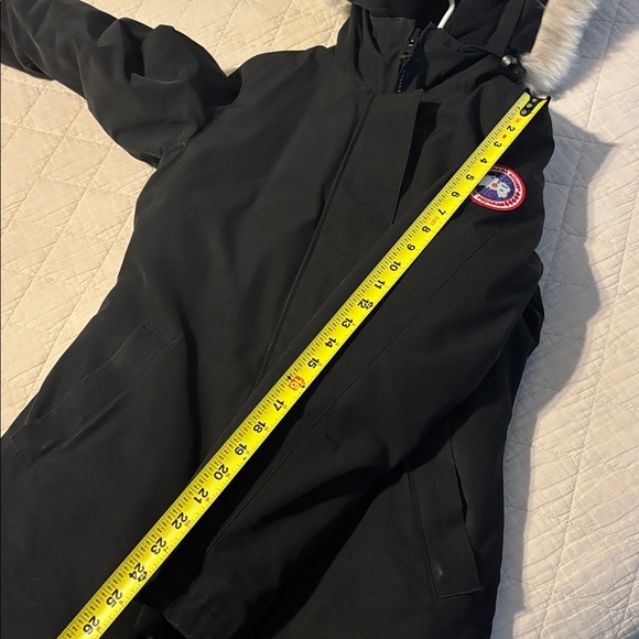 Canada Goose parka - Picture 15 of 16